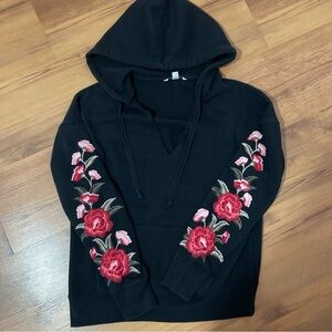 American Eagle Floral Embroidered Sweater